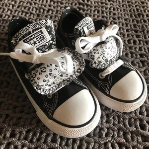 Converse sneakers (brand new)